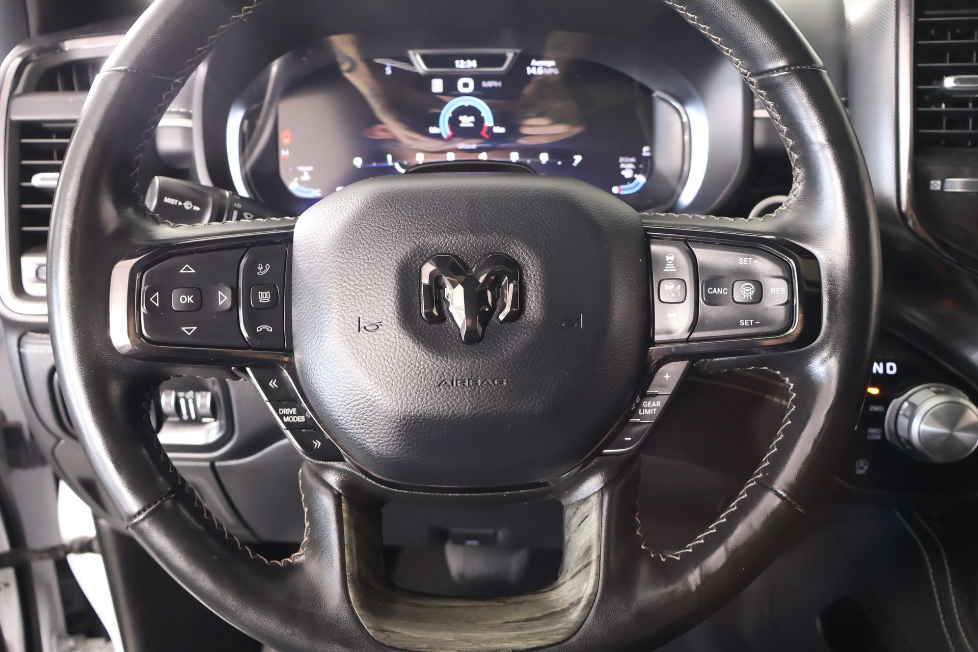 Used 2025 RAM 1500 Limited AWD/4WD image 3