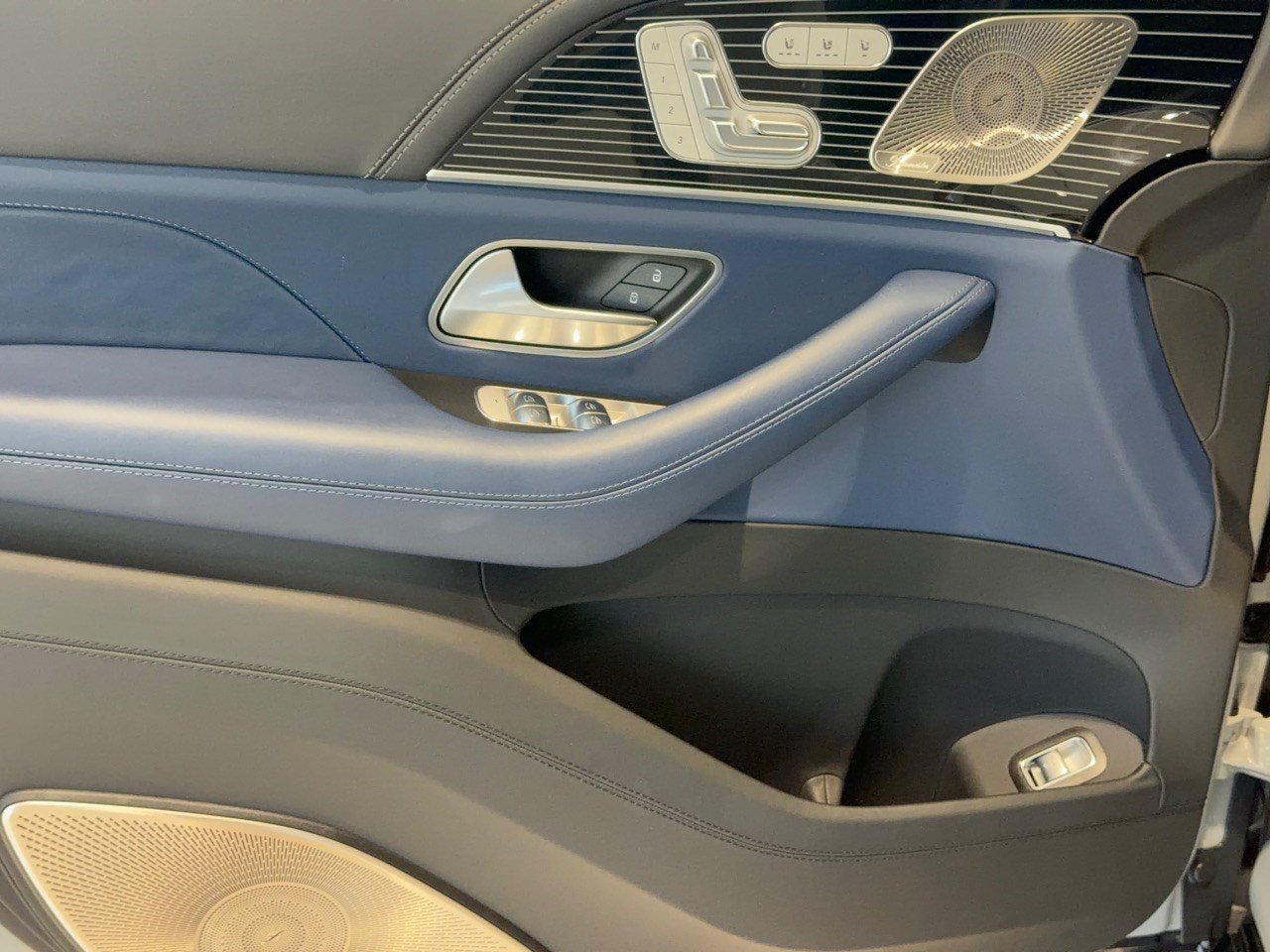 Certified 2025 Mercedes-Benz Maybach GLS 600 4MATIC image 14