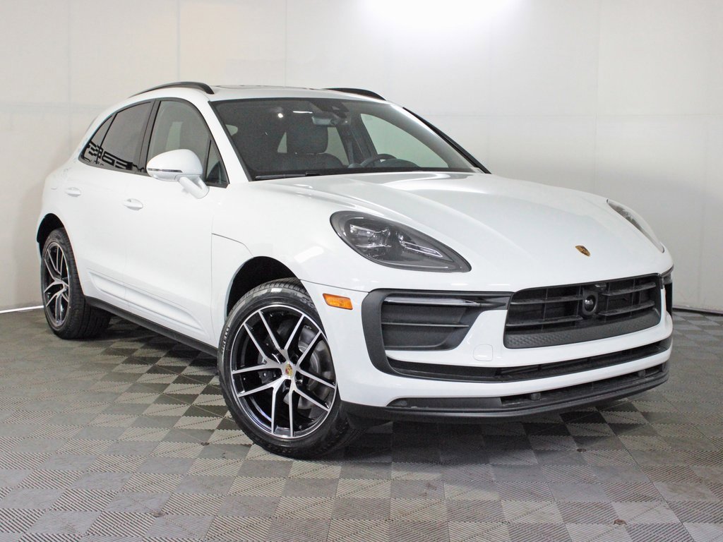 Used 2025 Porsche Macan image 10