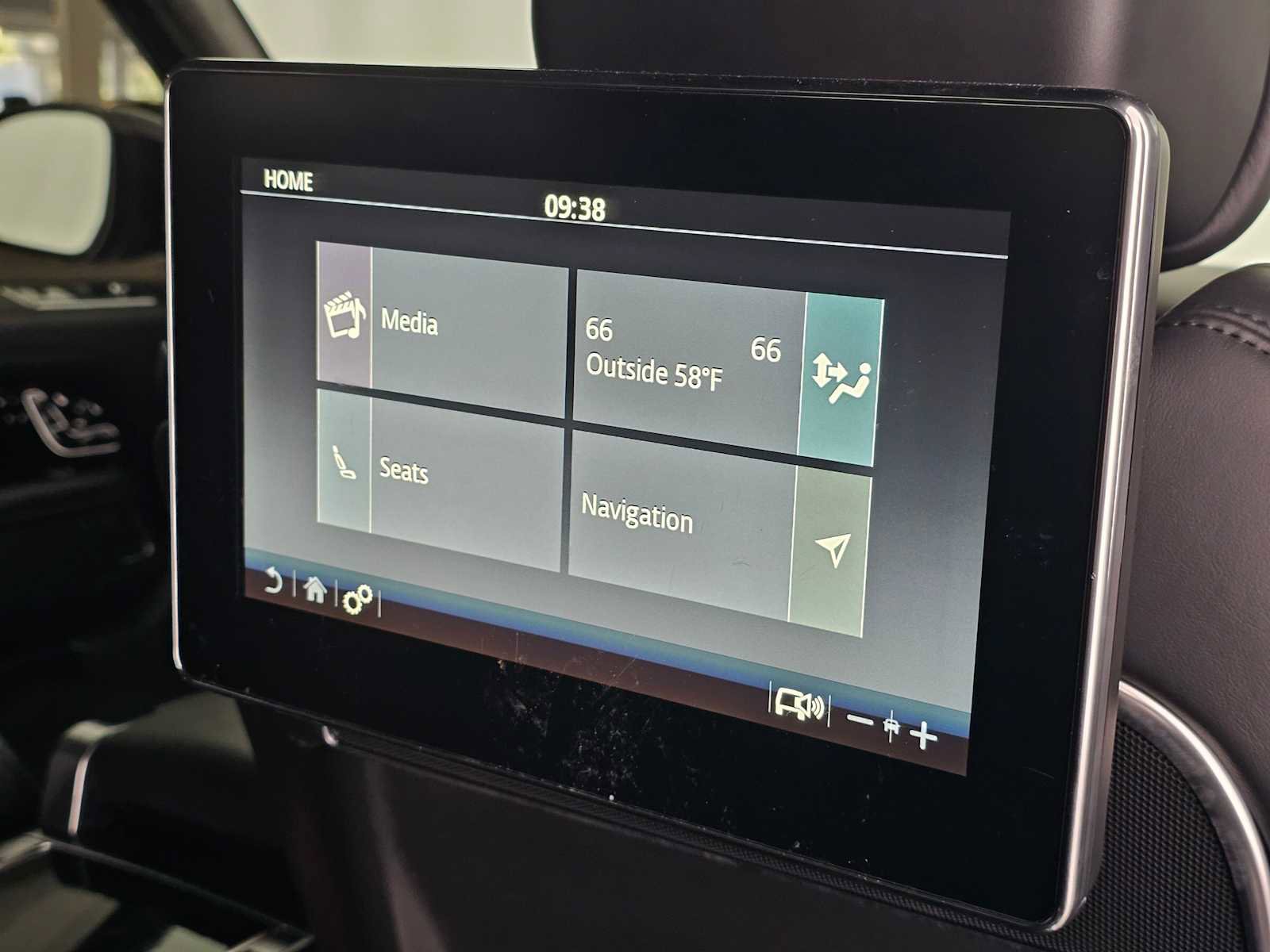 Used 2021 Land Rover Range Rover Long Wheelbase Autobiography image 13