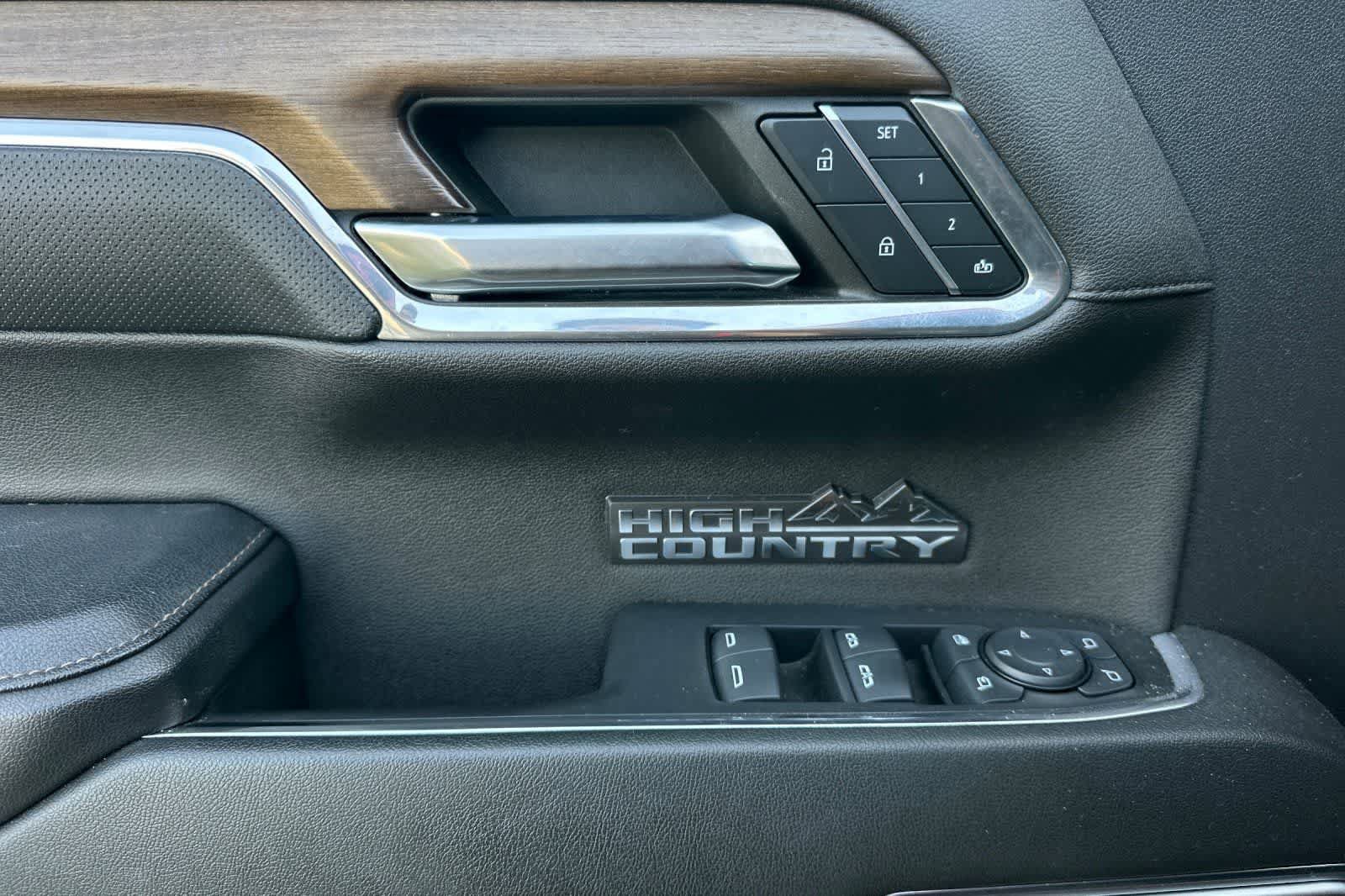 Used 2023 Chevrolet Silverado 1500 High Country w/ High Country Premium Package AWD/4WD image 15