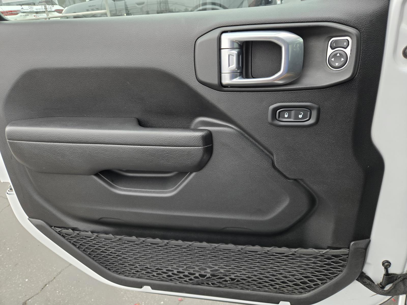 Certified 2022 Jeep Gladiator Sport AWD/4WD image 19