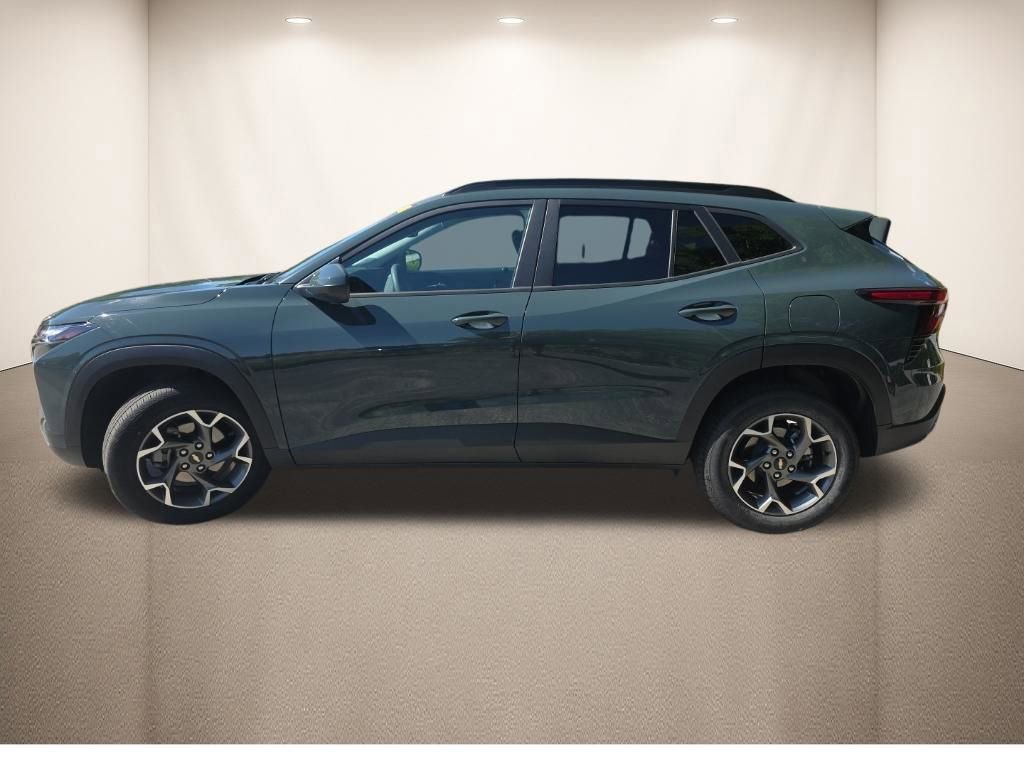 Used 2025 Chevrolet Trax LT FWD image 10