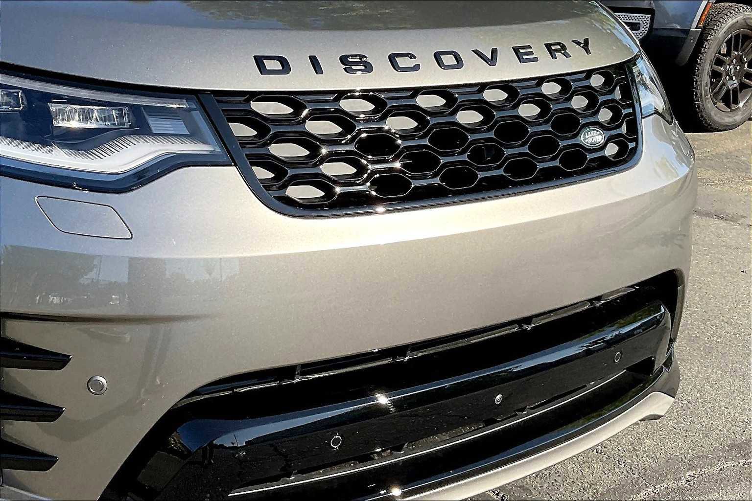 New 2025 Land Rover Discovery Dynamic SE image 34