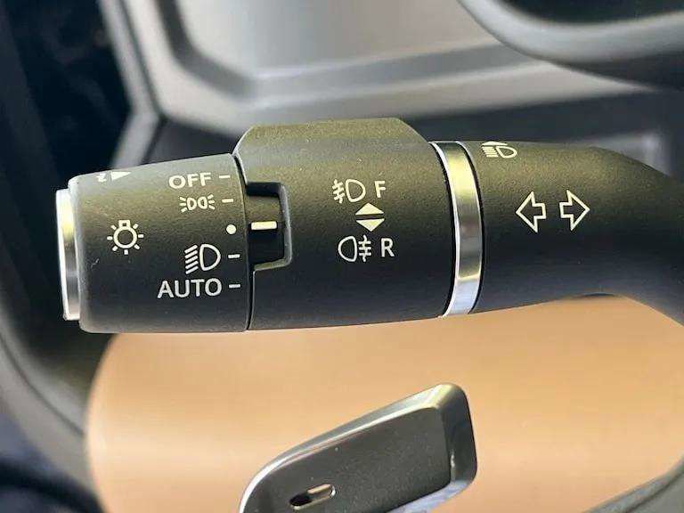 Used 2025 Land Rover Defender 130 V8 image 26