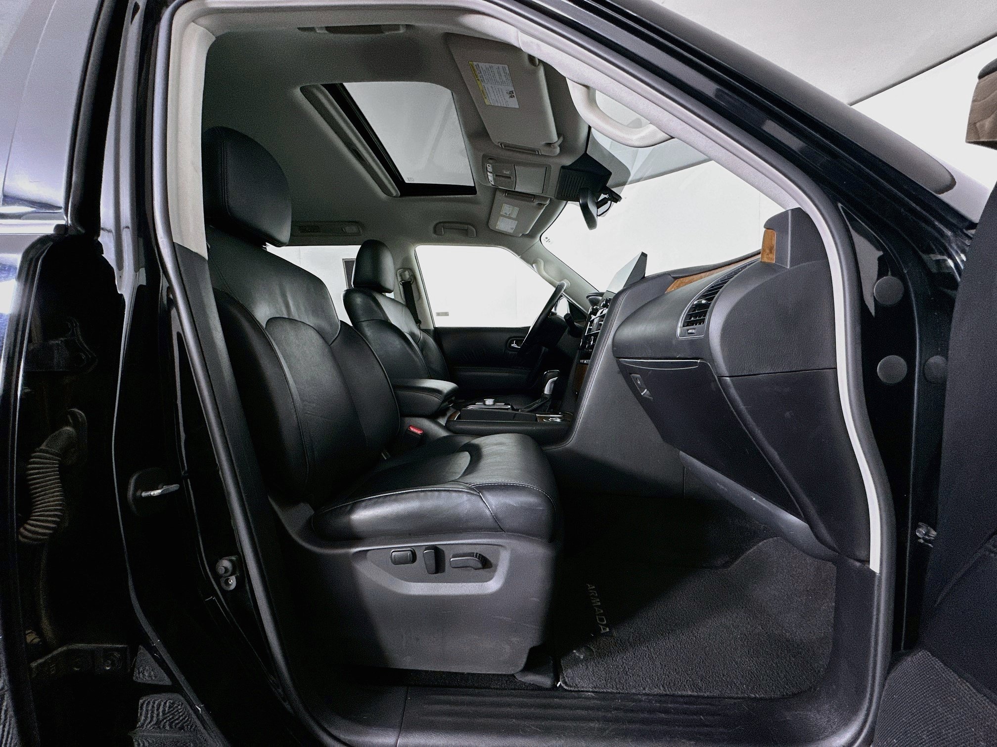 Used 2023 Nissan Armada SL RWD image 34