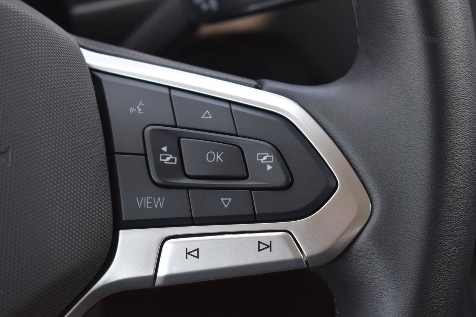 Used 2024 Volkswagen Tiguan Wolfsburg Edition AWD/4WD image 7