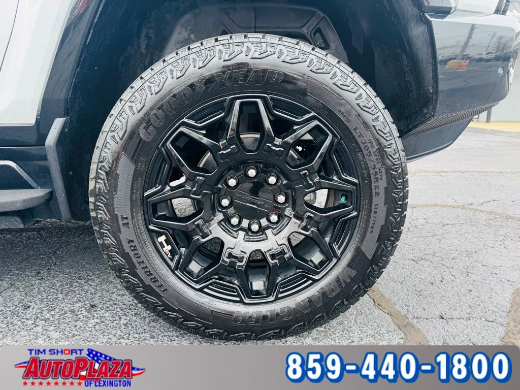 Used 2025 GMC Hummer EV 2X image 22