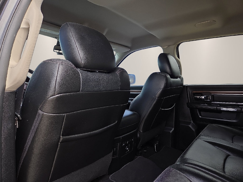 Used 2014 RAM 2500 Laramie w/ Black Appearance Group AWD/4WD image 13