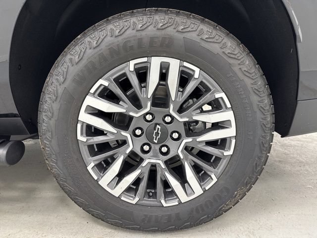 New 2026 Chevrolet Suburban Z71 w/ Z71 Off-Road Package AWD/4WD image 42