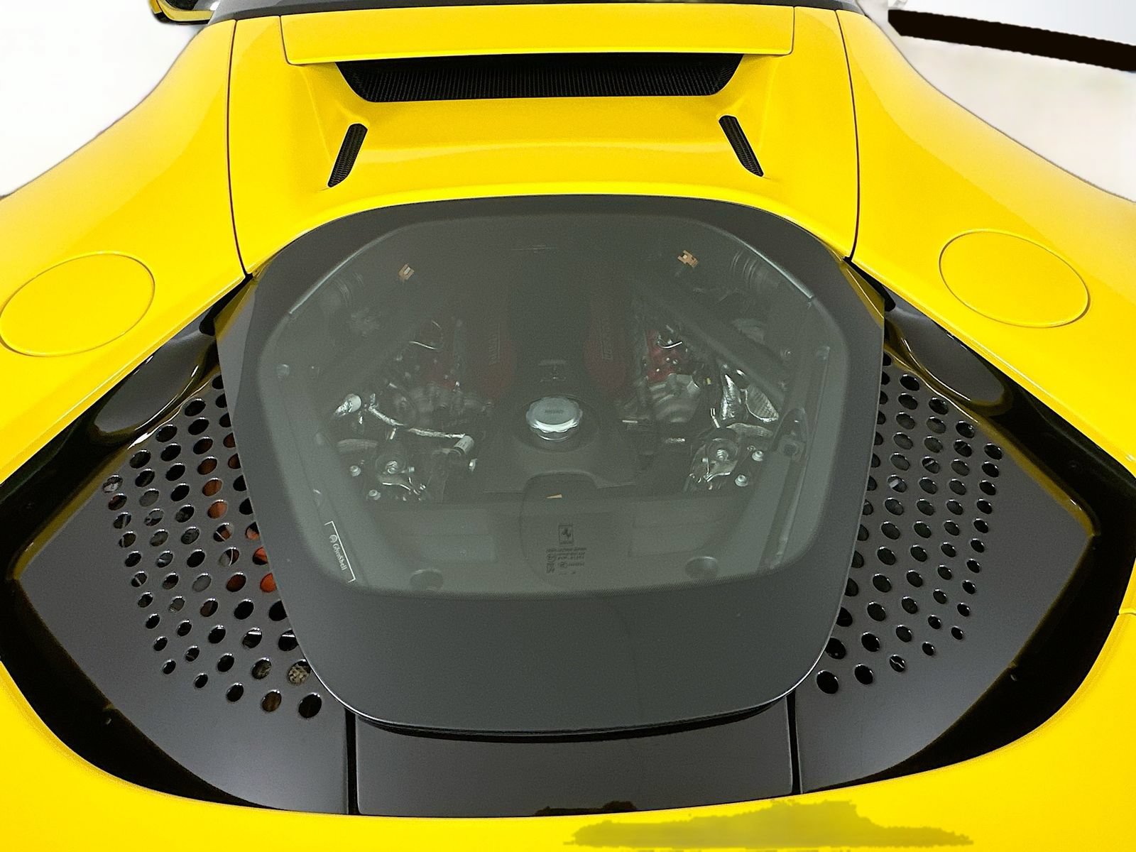 Used 2022 Ferrari SF90 Stradale AWD/4WD image 58