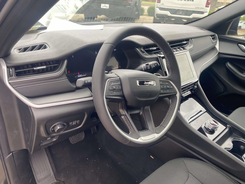 New 2026 Jeep Grand Cherokee Laredo X RWD image 15
