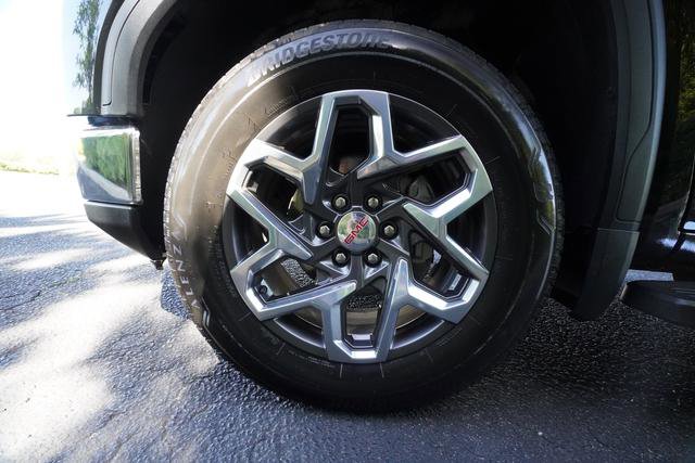 Used 2024 GMC Sierra 1500 SLT w/ SLT Premium Plus Package AWD/4WD image 43
