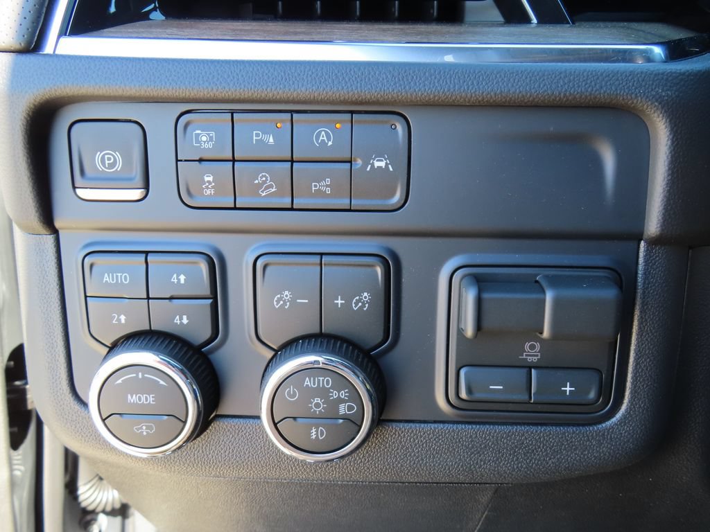 New 2026 Chevrolet Suburban High Country AWD/4WD image 14