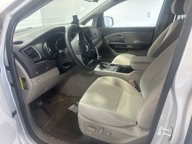 Used 2016 Kia Sedona LX w/ LX Convenience Package FWD image 12