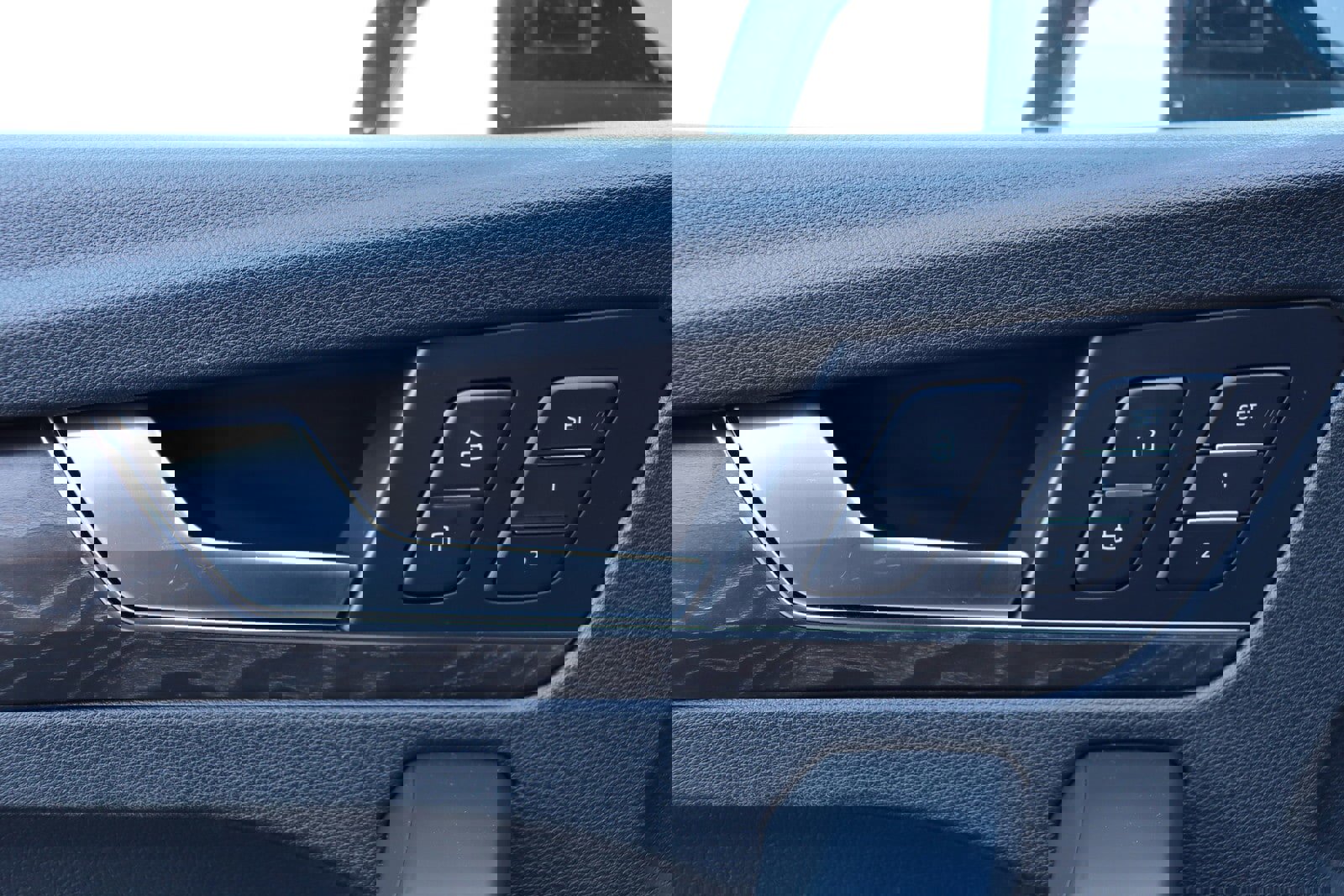 Used 2018 Audi Q5 2.0T Premium Plus w/ Premium Plus Package image 24