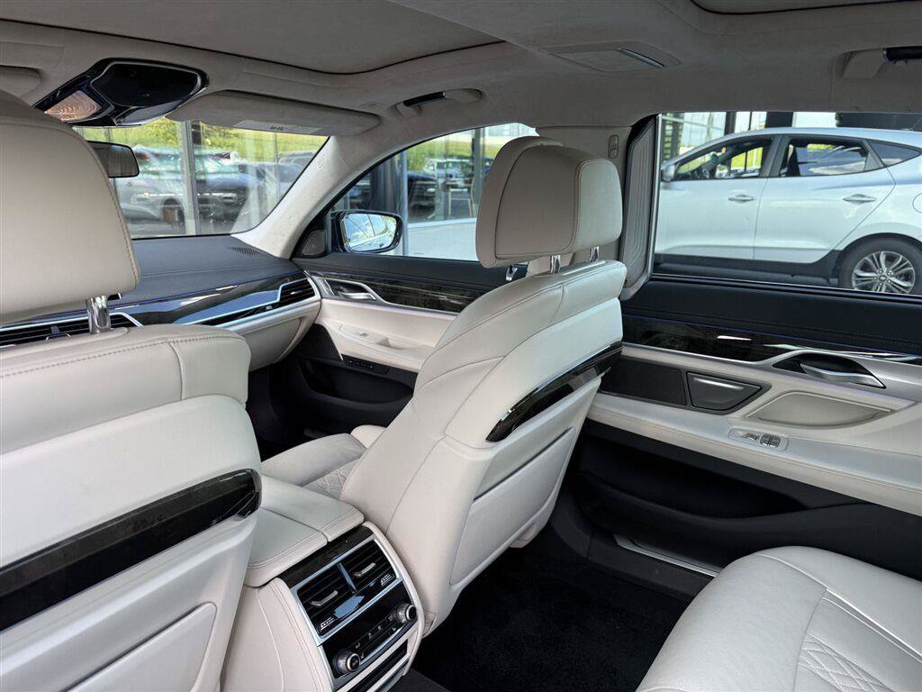 Used 2021 BMW 740i xDrive w/ Premium Package AWD/4WD image 14