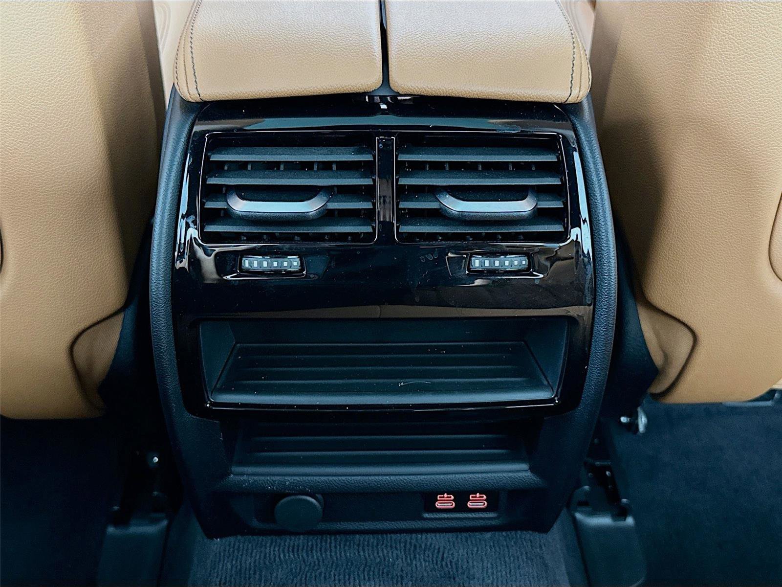 Used 2023 BMW 530e xDrive w/ Premium Package image 27