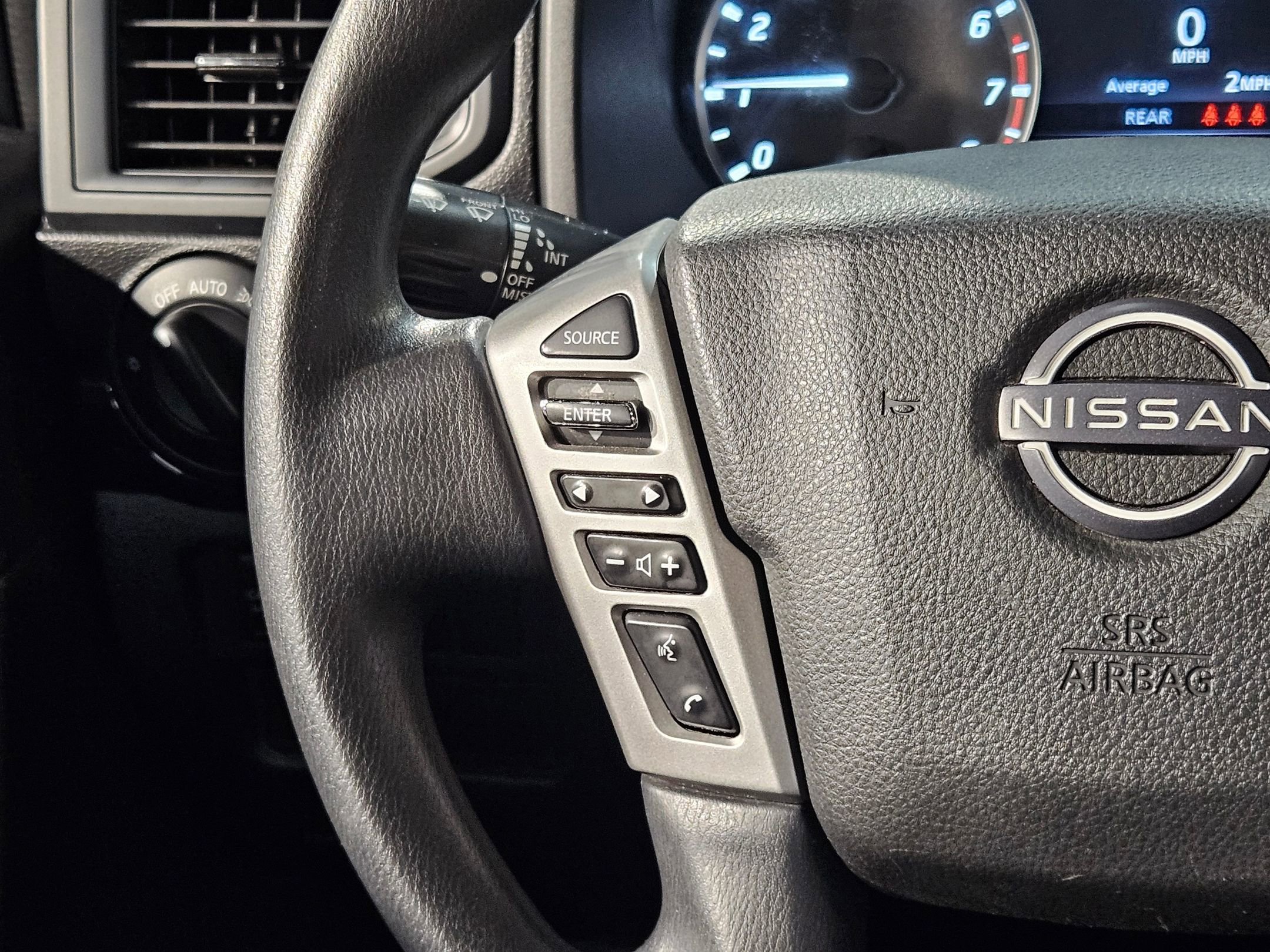 Used 2023 Nissan Titan SV image 27