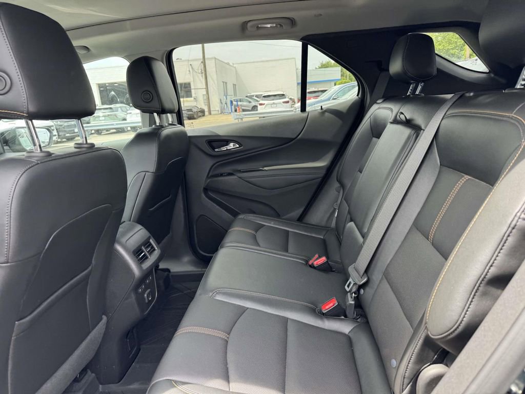 Used 2023 Chevrolet Equinox Premier AWD/4WD image 14