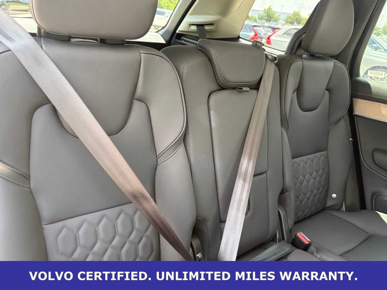 Certified 2025 Volvo XC90 B6 Plus AWD/4WD image 33
