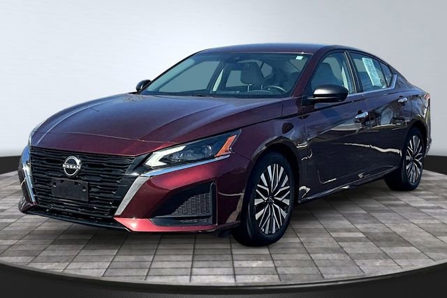 Used 2025 Nissan Altima 2.5 SV image 1