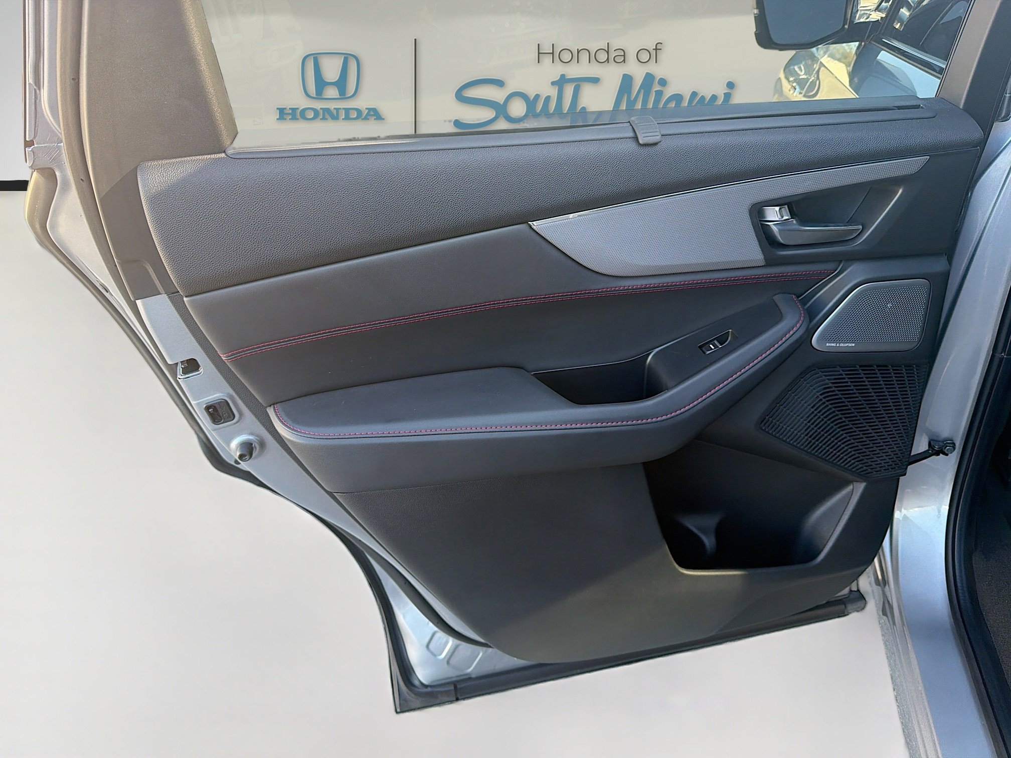 Used 2025 Acura MDX A-Spec image 26