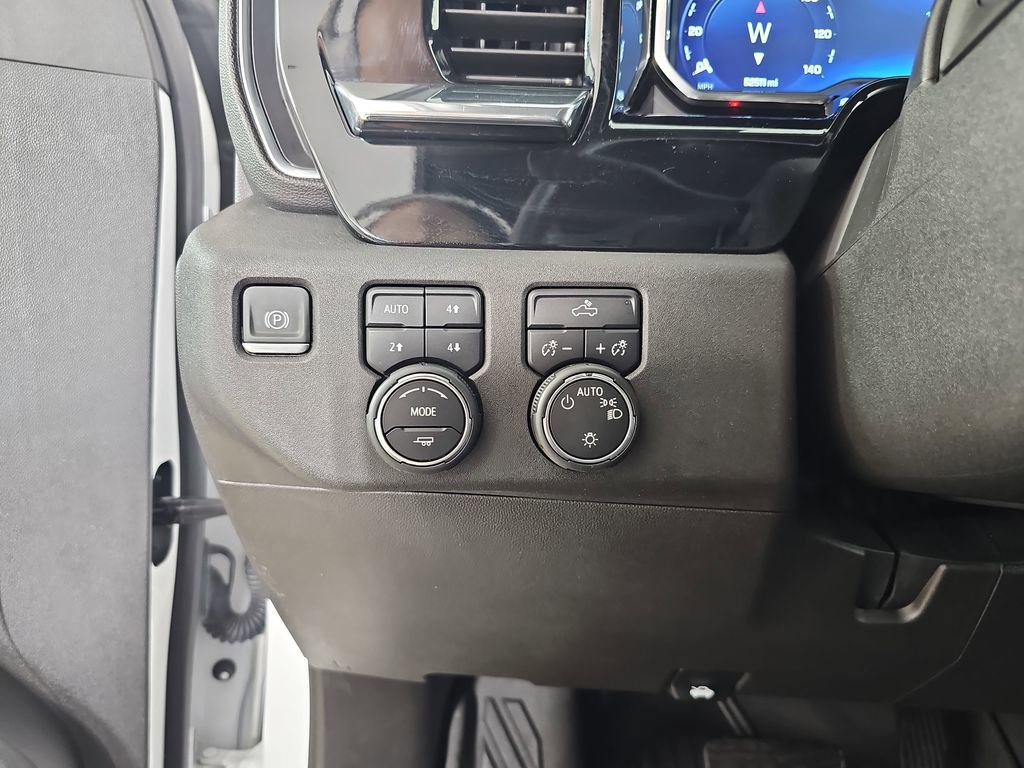 Used 2023 Chevrolet Silverado 1500 LT AWD/4WD image 31