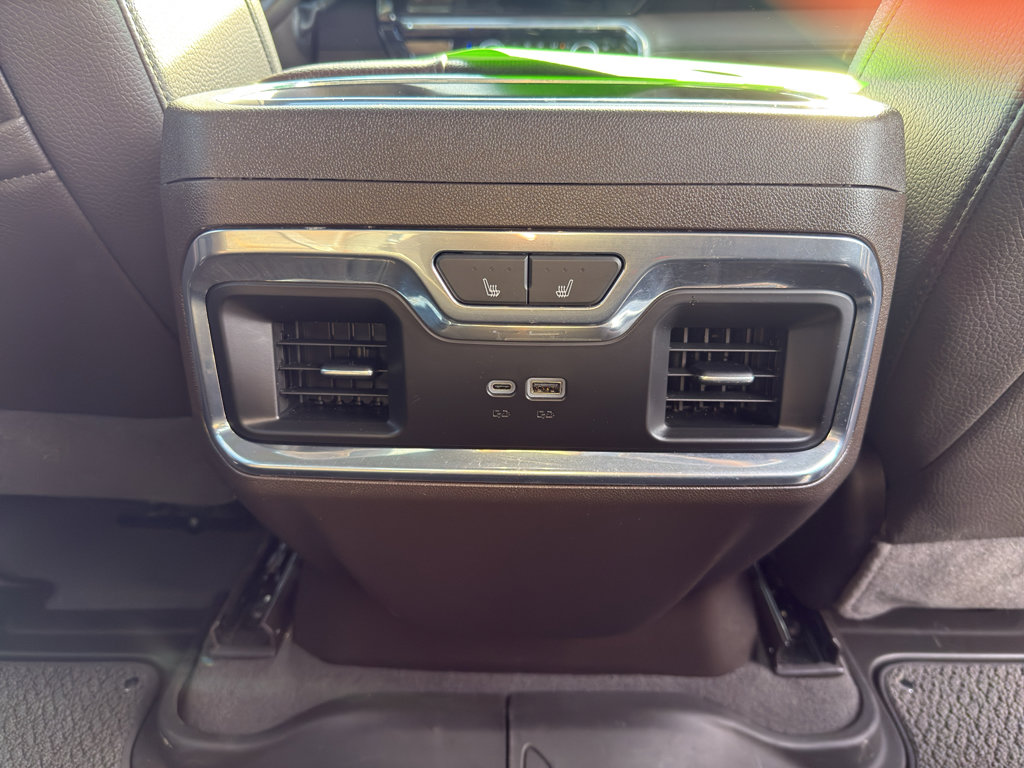 Used 2024 GMC Sierra 3500 Denali w/ Denali Reserve Package image 12