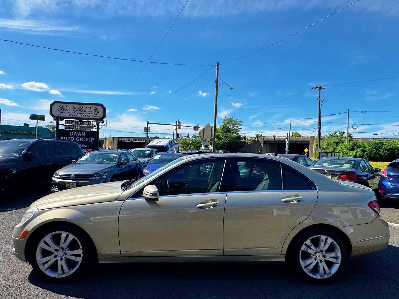 Used 2010 Mercedes-Benz C 300 4MATIC Sedan image 3