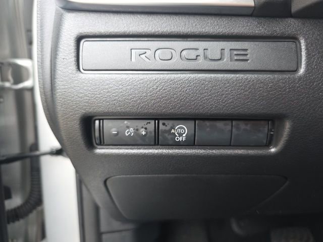 Used 2024 Nissan Rogue S image 12