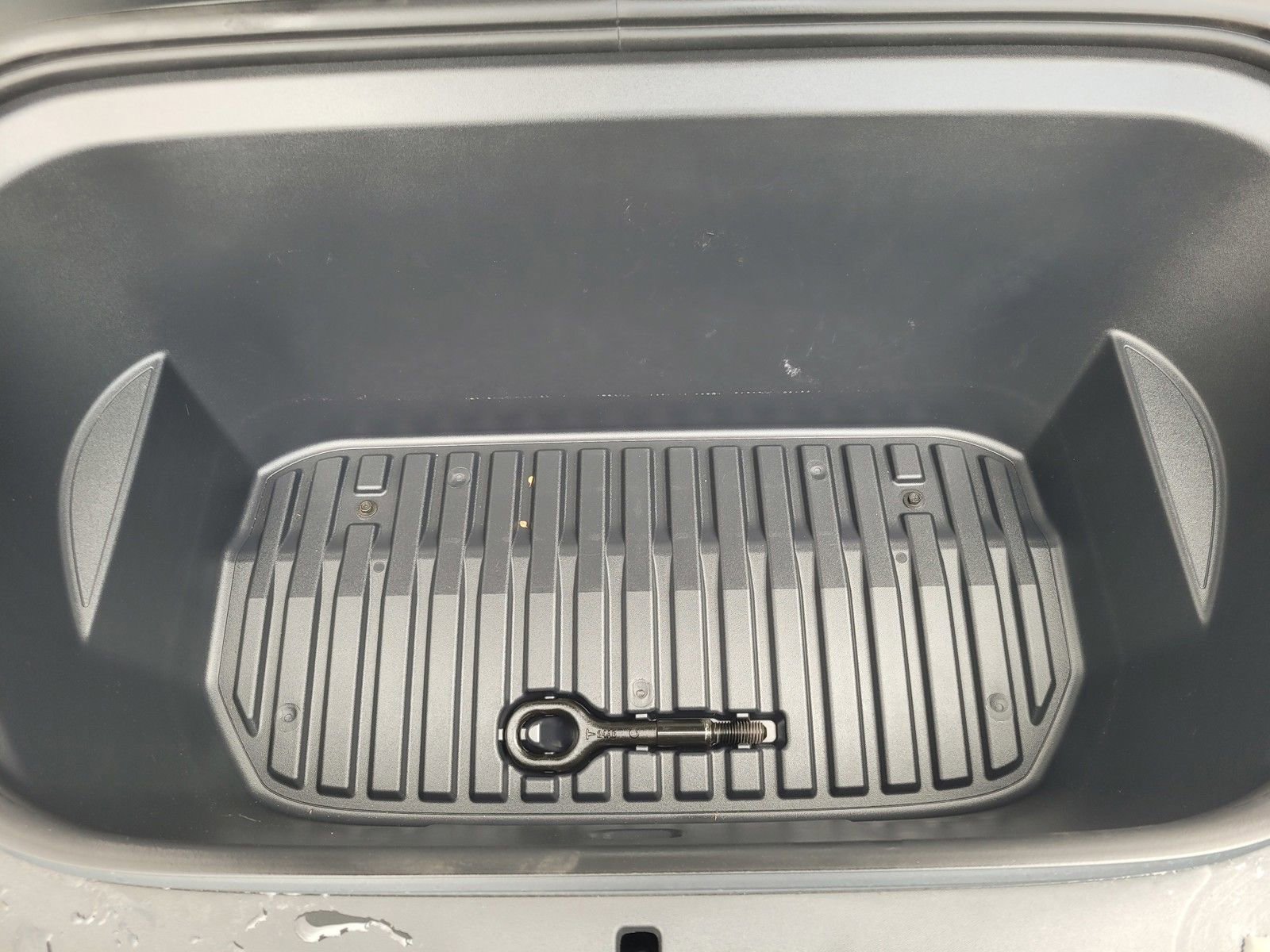 Used 2024 Tesla Model Y Long Range RWD image 30
