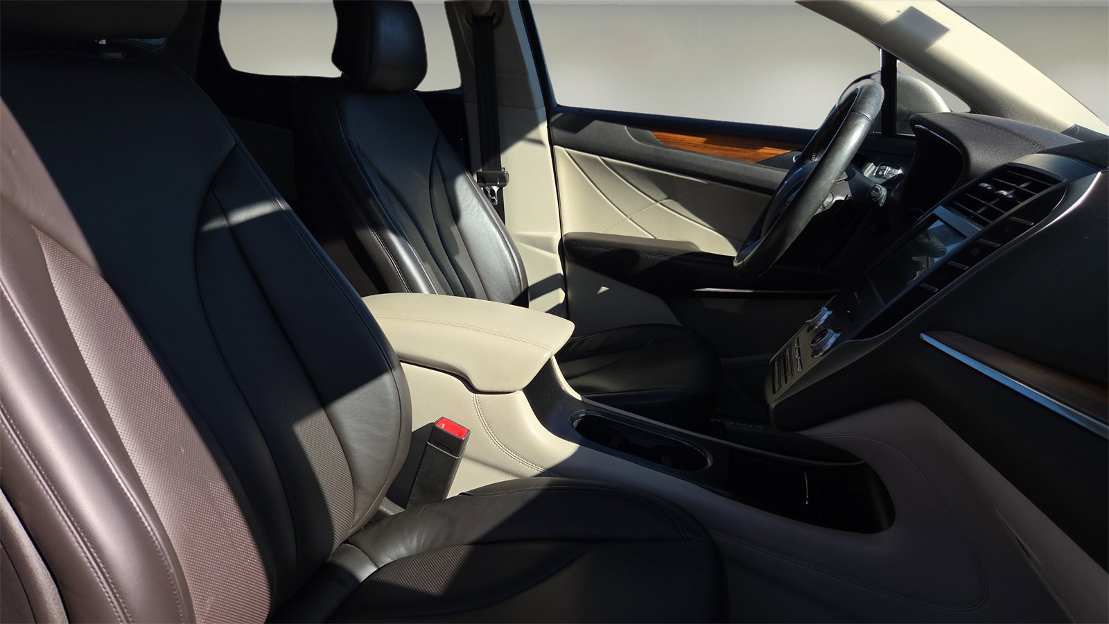 Used 2019 Lincoln MKC Select w/ Select Plus Package image 15