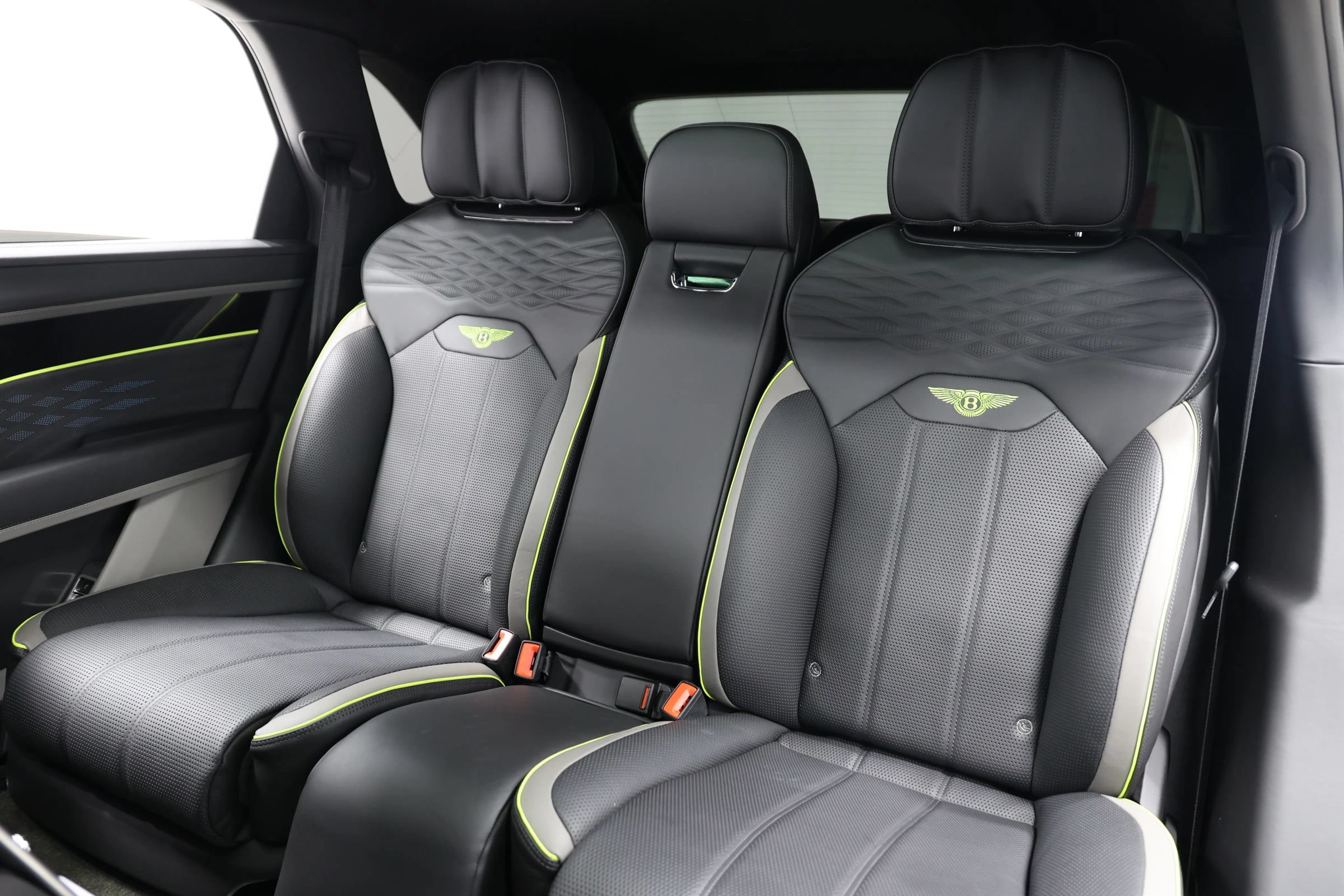 Used 2023 Bentley Bentayga Extended Wheelbase AWD/4WD image 65