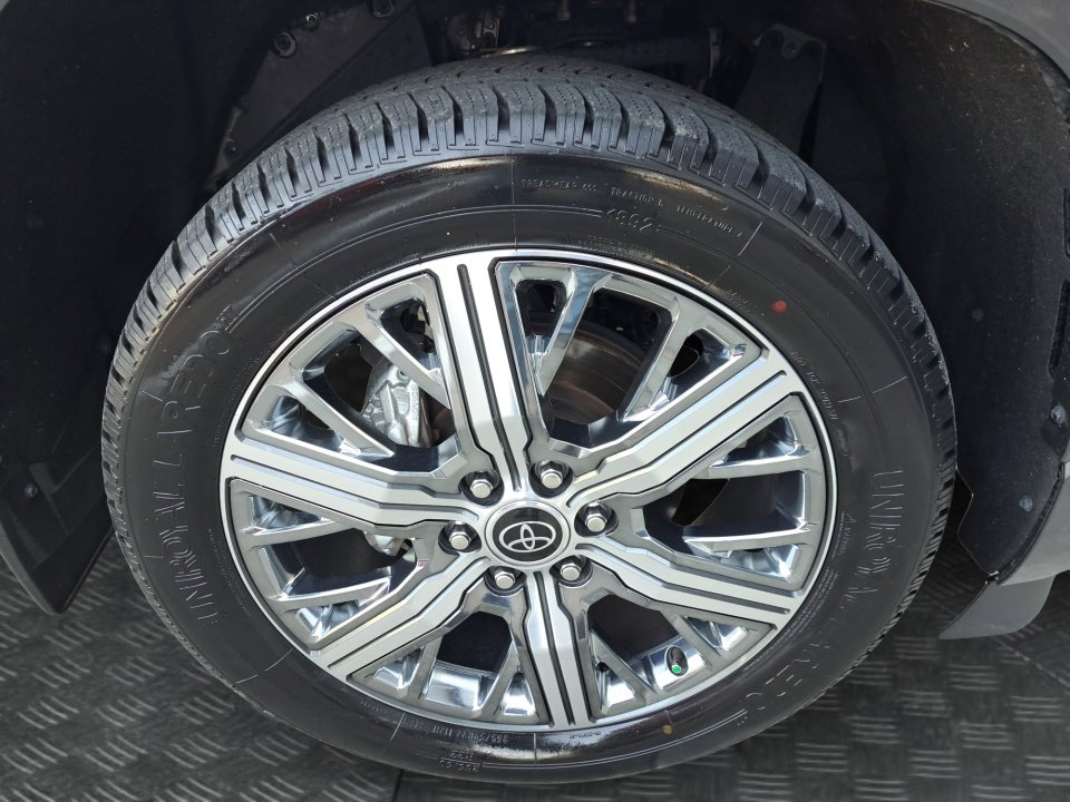 Used 2024 Toyota Sequoia Capstone image 21
