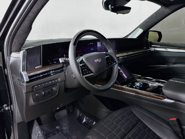 Used 2025 Cadillac Escalade ESV Sport Platinum AWD/4WD image 9