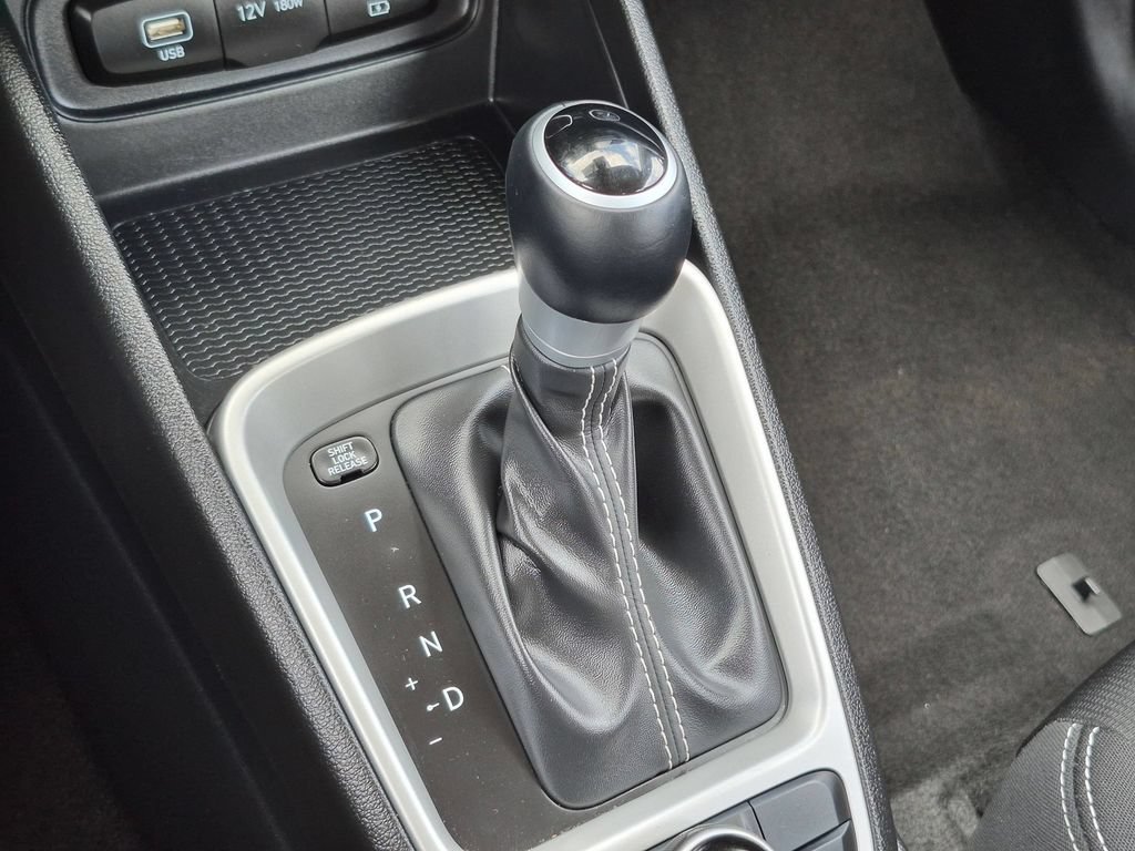 Used 2025 Hyundai Venue SEL FWD image 19