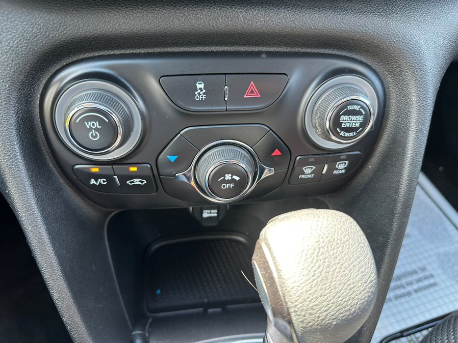 Used 2015 Dodge Dart SXT w/ Sun/Sound Group FWD image 21