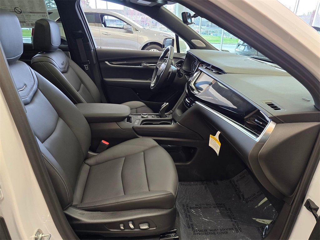 New 2025 Cadillac XT6 Sport w/ Technology Package image 11