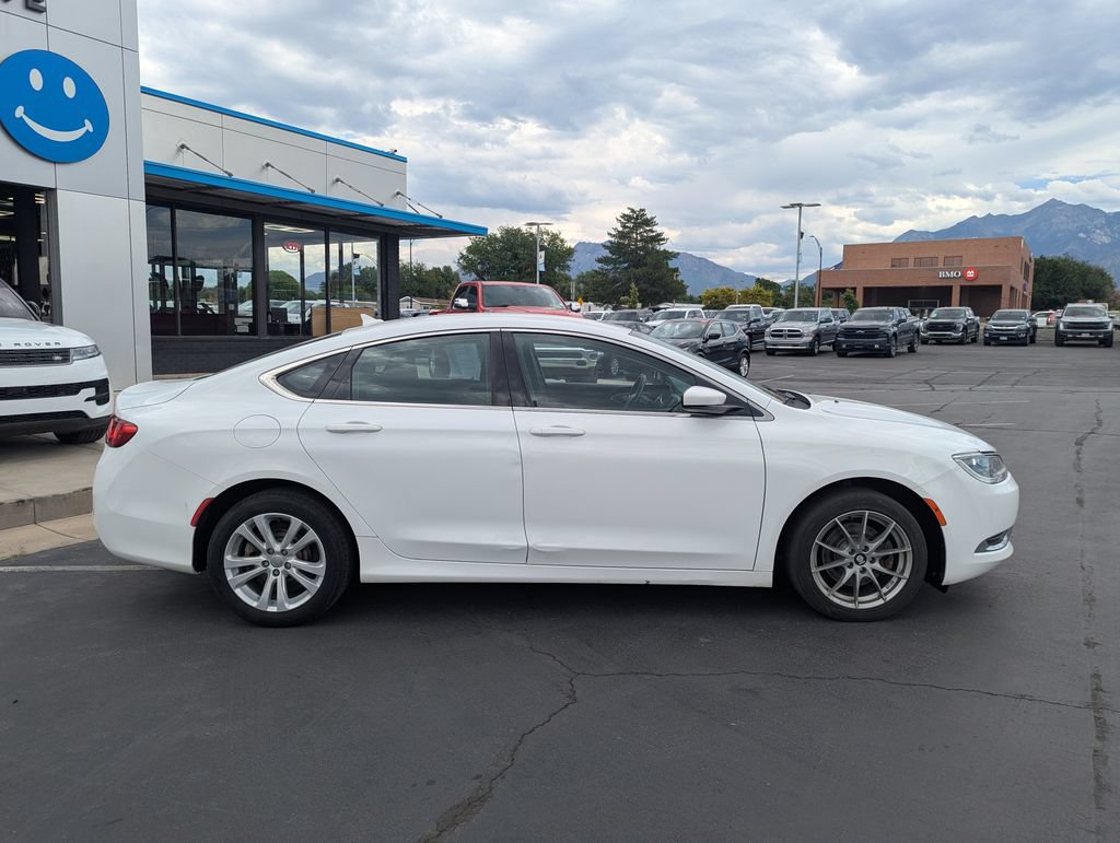 Used 2015 Chrysler 200 Limited w/ Convenience Group FWD image 2