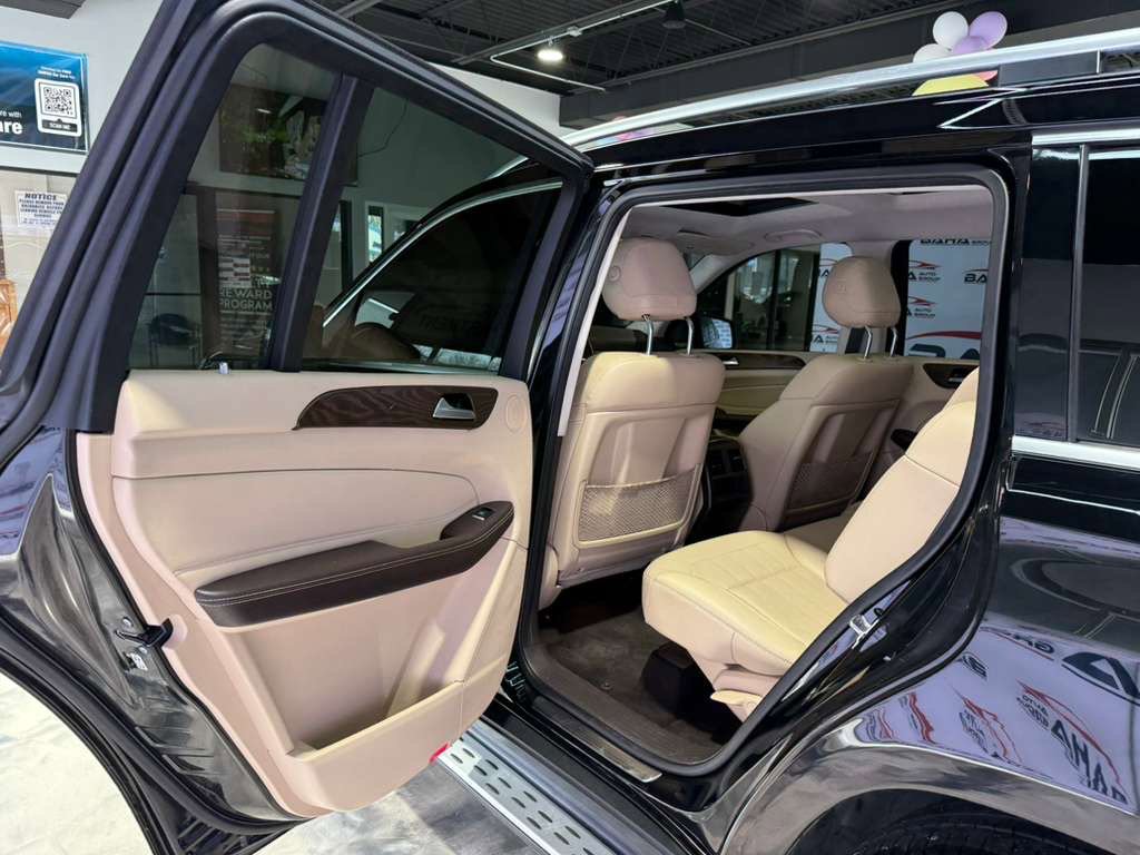 Used 2019 Mercedes-Benz GLS 450 4MATIC image 38