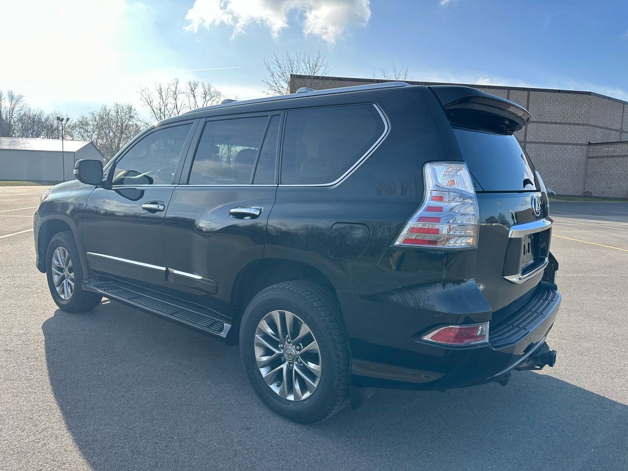Used 2016 Lexus GX 460 Luxury image 3