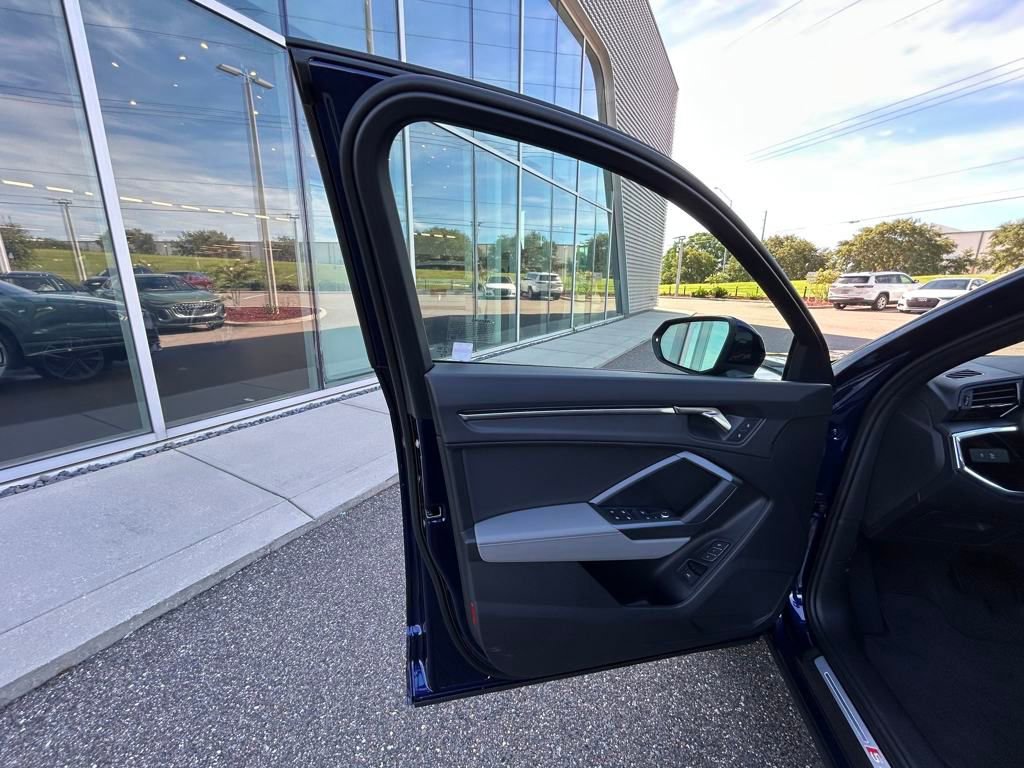 New 2025 Audi Q3 2.0T Premium image 57