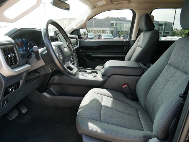 Used 2024 Ford Expedition XLT image 11