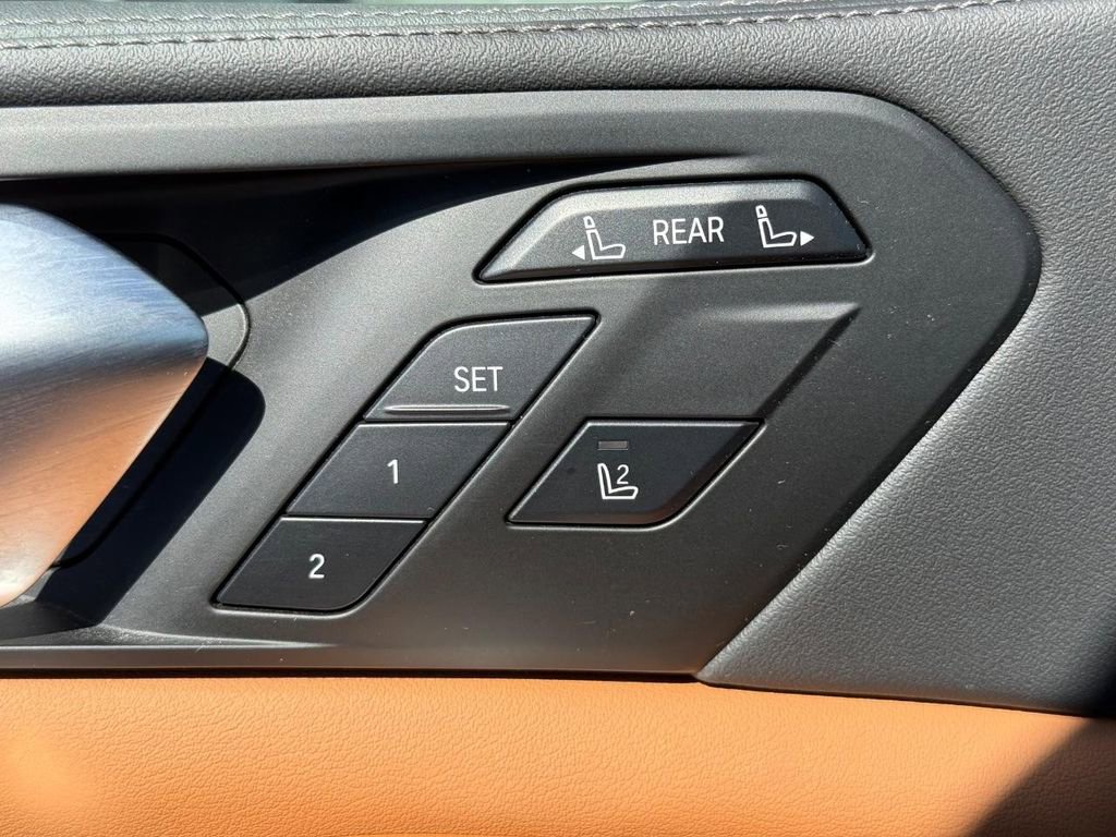 Certified 2023 BMW X7 xDrive40i w/ Premium Package image 16