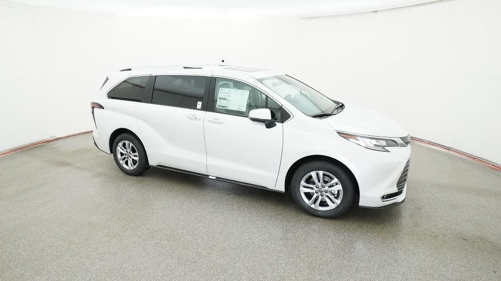 New 2026 Toyota Sienna Limited FWD image 12