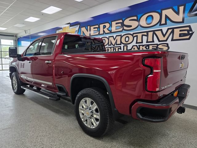 Used 2025 Chevrolet Silverado 2500 High Country w/ High Country Premium Package AWD/4WD image 5