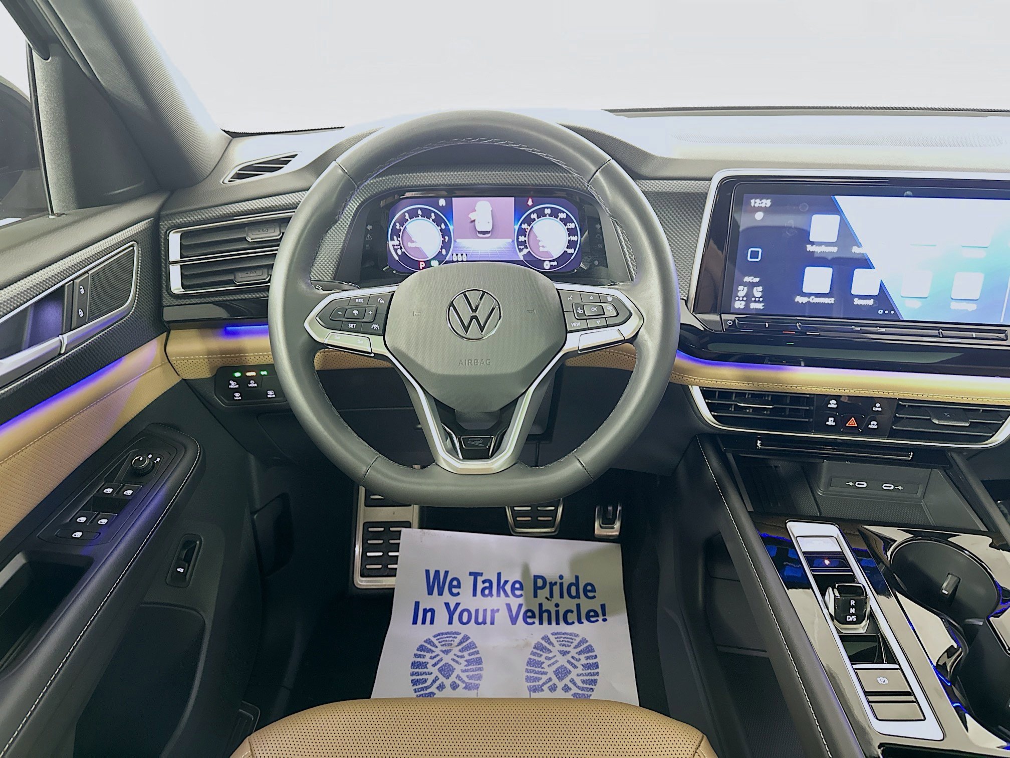 Used 2025 Volkswagen Atlas Cross Sport SEL R-Line image 22