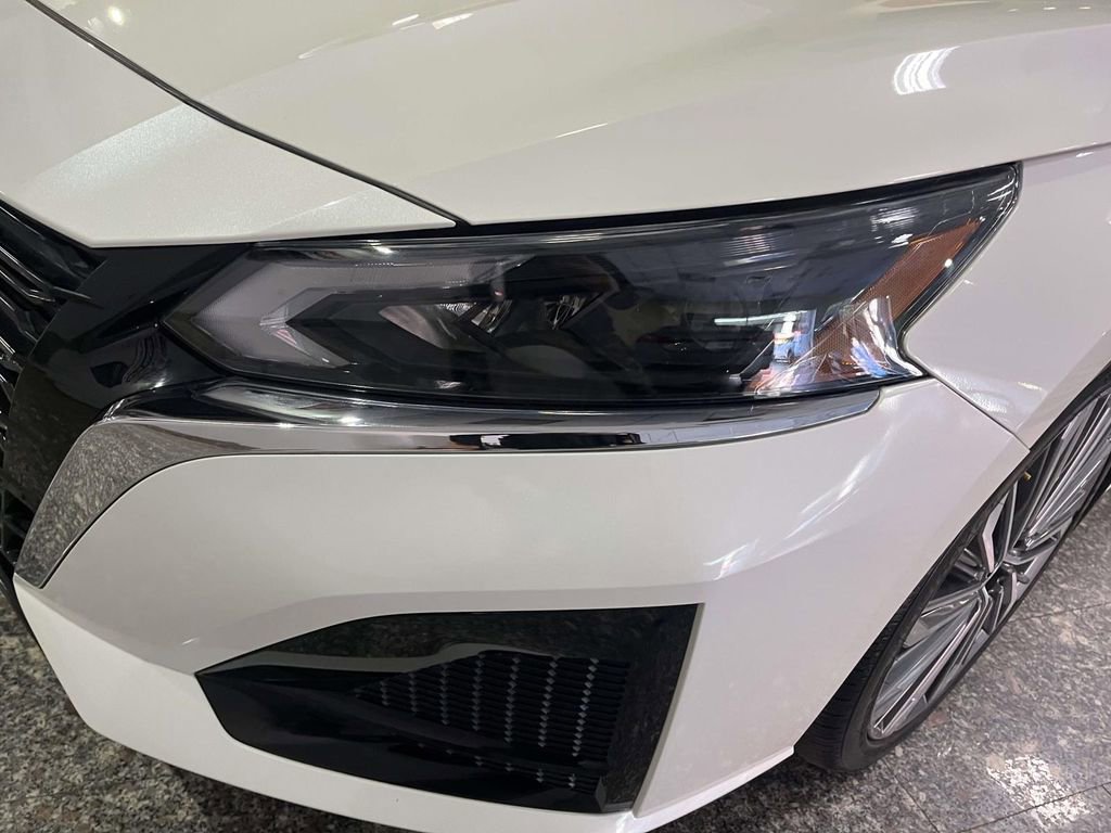 Used 2023 Nissan Altima 2.5 SL FWD image 9