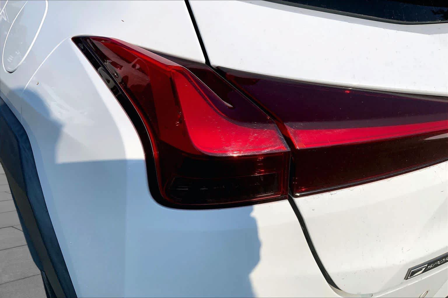 Used 2019 Lexus UX 250h F Sport AWD/4WD image 29
